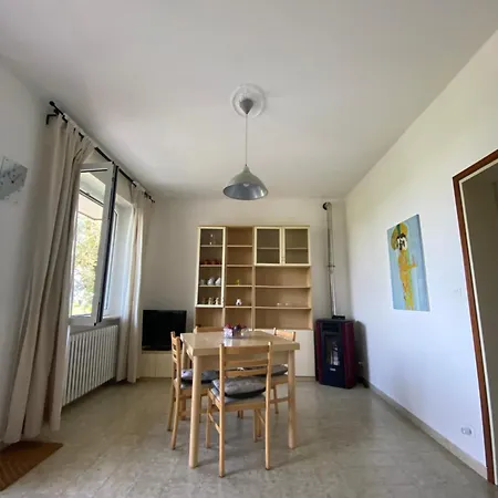 Calmasino Apartment